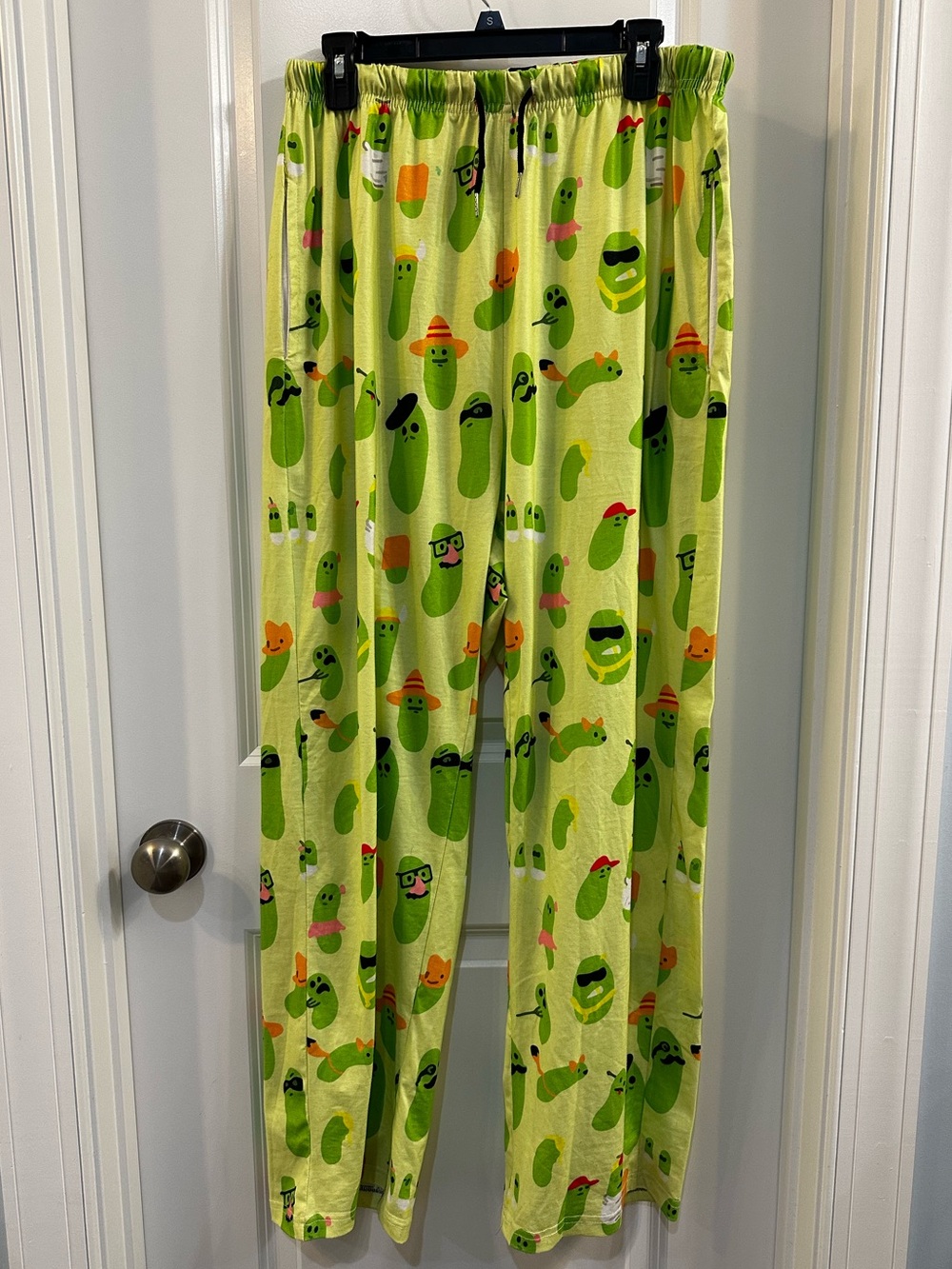 Men’s Green Pickle-Print Pajama Pants